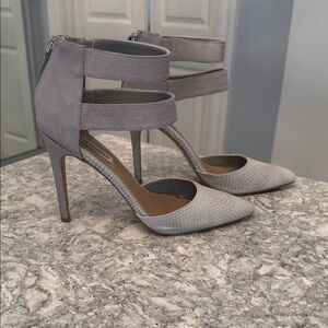 Steve Madden Gray Textured Heels